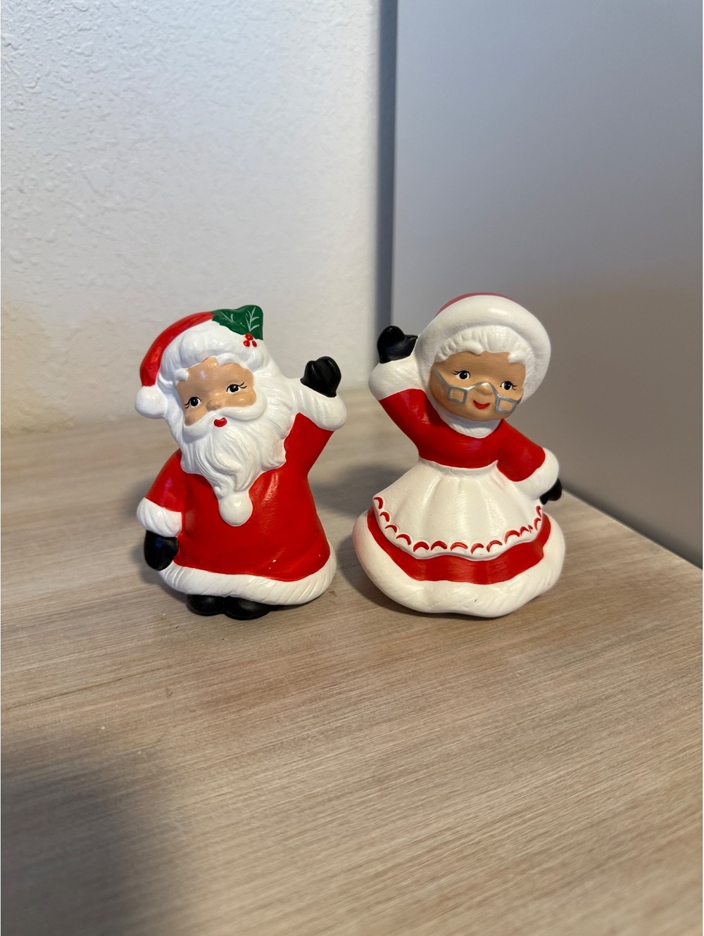 Vintage Santa Claus and Mrs. Claus Ceramic Figurines